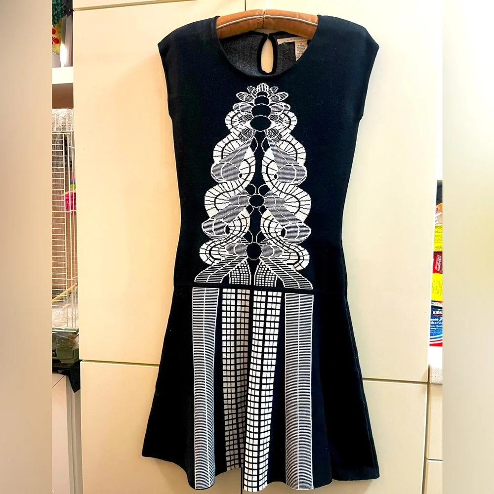 Max Studio Women's Sweater warm midi Dress Black/ white L Sleevless Sz XS